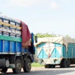 TrucksatNigeriaNigerborder Beesreign Media