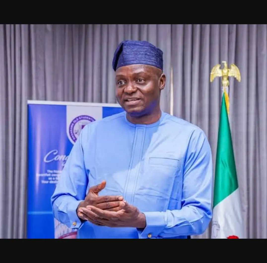 GsQ0CMLXYAAlM82 Beesreign Media