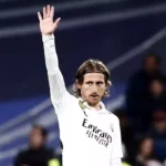 modricconlacamisetadelrealmadridsaludando17154390451200800 Beesreign Media