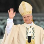 Pope Leo Beesreign Media