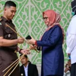 LoverspubliclyfloggedinIndonesiaforsexoutsidemarriage400x240 Beesreign Media