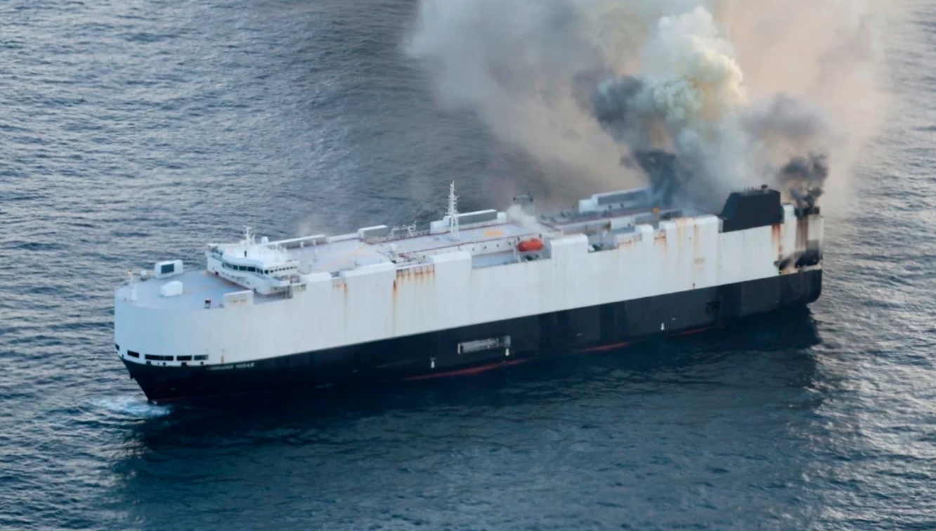 Abandoned ship Beesreign Media